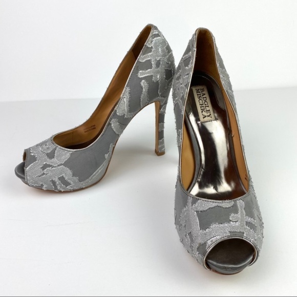 Badgley Mischka | Gray Silver Roxie Platform Pumps 8M - Picture 10 of 11
